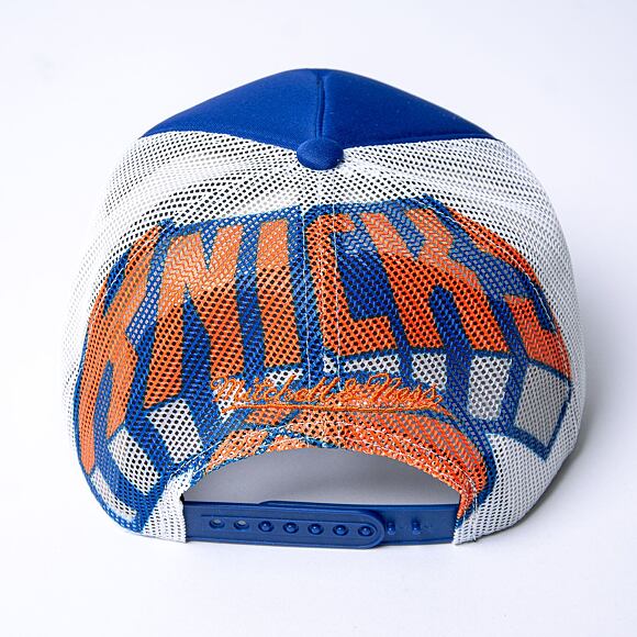 Kšiltovka Mitchell & Ness Off The Backboard Trucker New York Knicks Blue / White