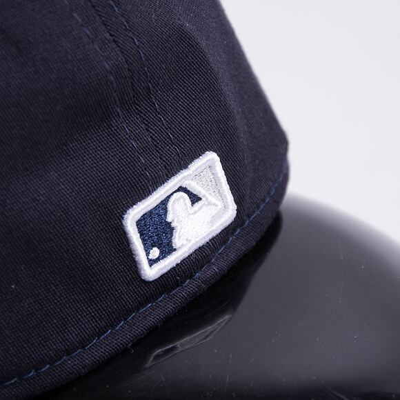 Kšiltovka New Era 39THIRTY MLB Team Outline New York Yankees Navy