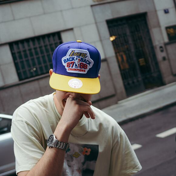 Kšiltovka Mitchell & Ness NBA Lakers B2B Snapback Hwc Los Angeles Lakers PURPLE  / YELLOW