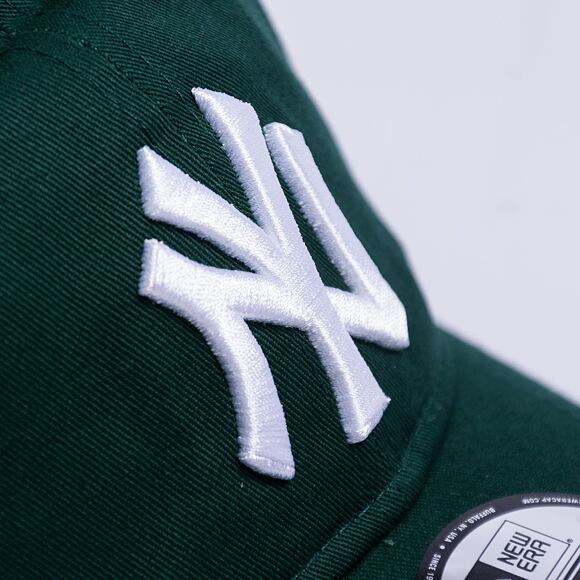 Kšiltovka New Era 9TWENTY MLB Nos League Essential New York Yankees - Dark Green / White