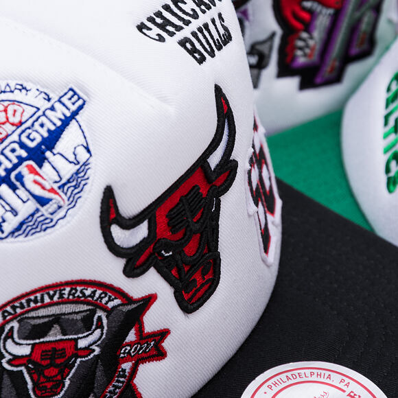 Kšiltovka Mitchell & Ness - Gridlock Trucker - Chicago Bulls - White