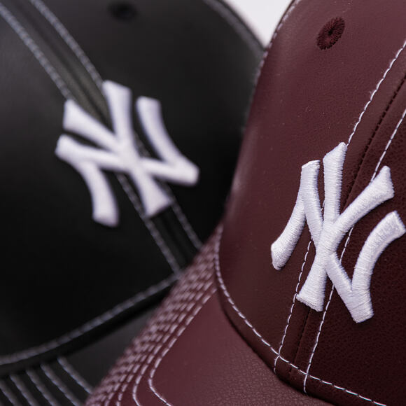 Dámská Kšiltovka New Era - MLB Contrast Stitch PU Leather 9FORTY - NY Yankees - Burgundy / White
