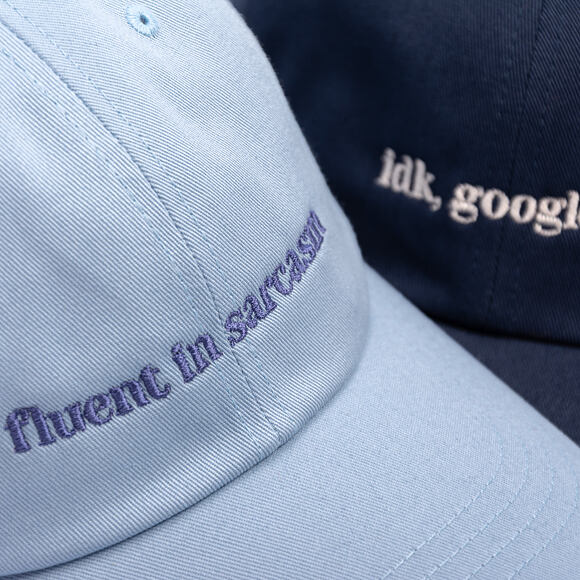 Kšiltovka 8by8 - Dadcap - "fluent in sarcasm" - Baby Blue/Lavender