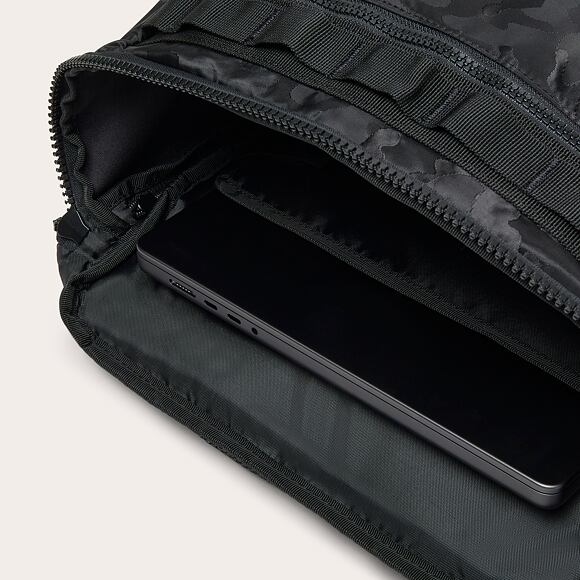 Batoh Oakley - Enhance Lt Boxpack L 8.0 Fw - Black Camo