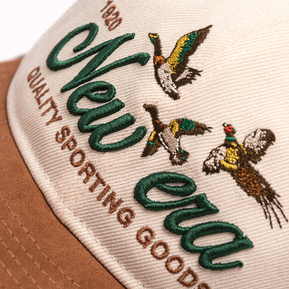 Kšiltovka New Era - Branded Suede Pre-Curved 9FIFTY - Cream / Deep Auburn