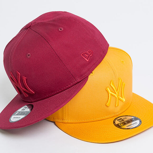 Kšiltovka New Era League Essential New York Yankees 9FIFTY Cardinal Snapback