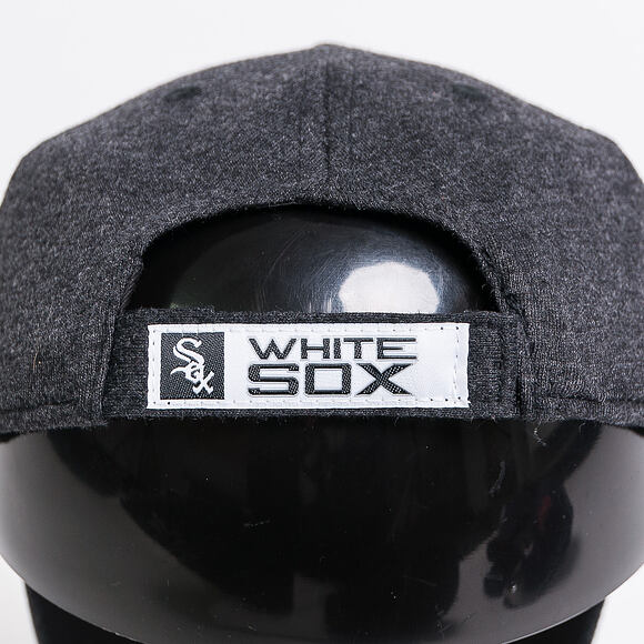 Kšiltovka New Era 9FORTY Chicago White Sox Winterised The League Black/White Strapback