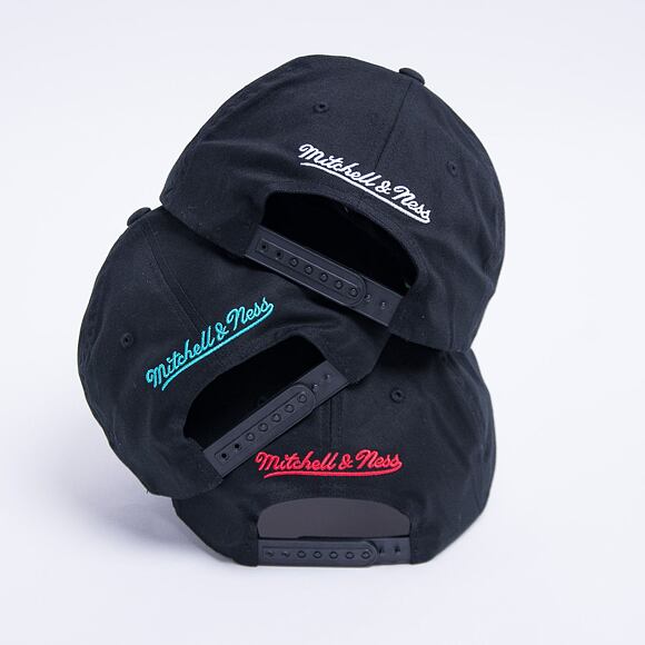 Kšiltovka Mitchell & Ness Vancouver Grizzlies 537 Team Logo High Crown Black