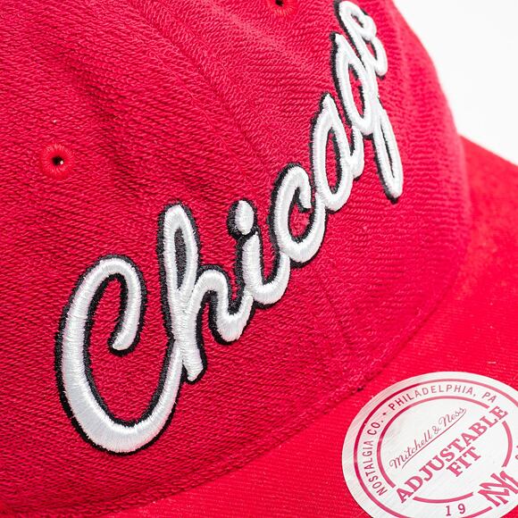 Kšiltovka Mitchell & Ness Chicago Bulls BW18048 City Snapback Red