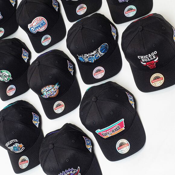 Kšiltovka Mitchell & Ness Philadelphia 76ers 50th Anniversary Patch 110 Snapback Black