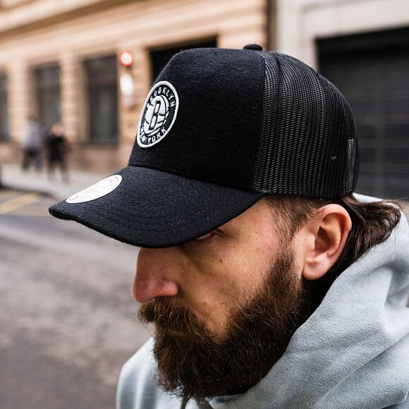 Kšiltovka Mitchell & Ness Brooklyn Nets Winter Trucker Black