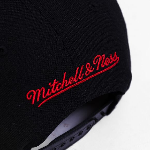 Kšiltovka Mitchell & Ness BRED SNAPBACK Miami Heat Black