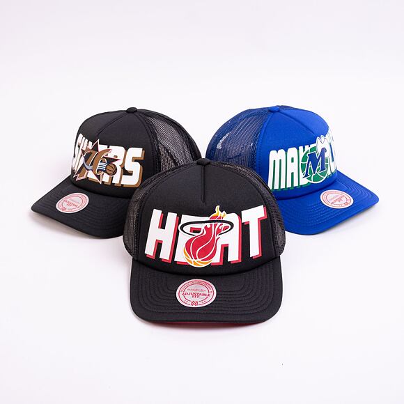 Kšiltovka Mitchell & Ness NBA Billboard Trucker Snapback Hwc Miami Heat Black