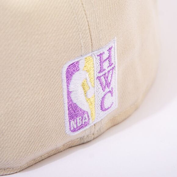 Kšiltovka Mitchell & Ness NBA Los Angeles Lakers Hop On Fitted off white