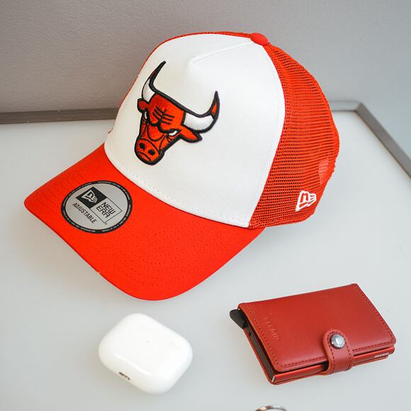 Kšiltovka New Era - NBA Team Clear 9FORTY Trucker - Chicago Bulls - White / Red