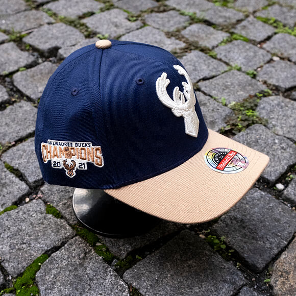 Kšiltovka Mitchell & Ness - Sand Storm Classic Red - Milwaukee Bucks - Navy/Sand