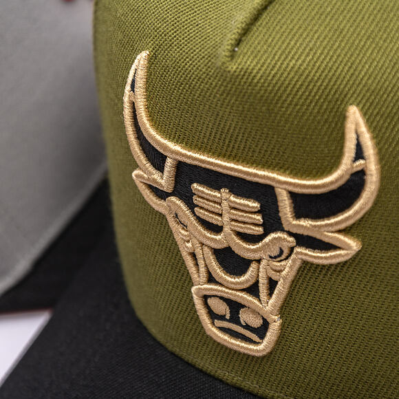 Kšiltovka Mitchell & Ness - NBA Core Iv Pro Bulls - Chicago Bulls - OLIVE-BLACK