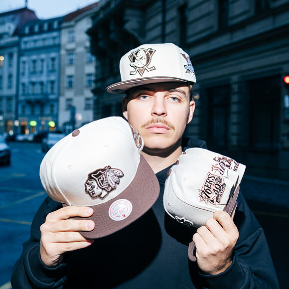 Kšiltovka Mitchell & Ness - NHL Fashion Basic 2T - Chicago Blackhawks - Cream