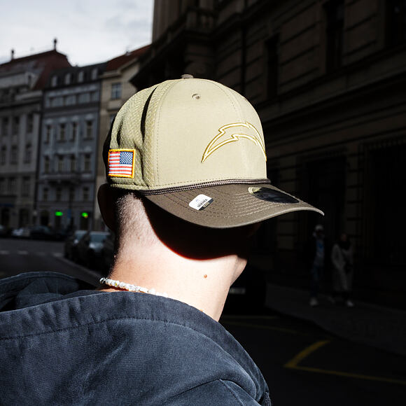 Kšiltovka New Era - NFL25 "Salute to Service" - 9SEVENTY Stretch-Snap - Los Angeles Chargers