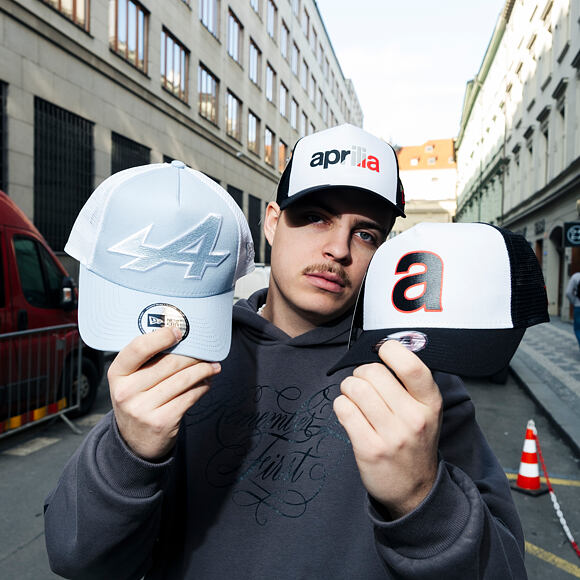 Kšiltovka New Era - Piagio Wordmark 9FORTY Trucker - Aprilia - Black