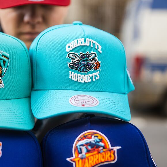 Kšiltovka Mitchell & Ness - Charlotte Hornets - Double Clutch Pro Snapback Hwc - Teal