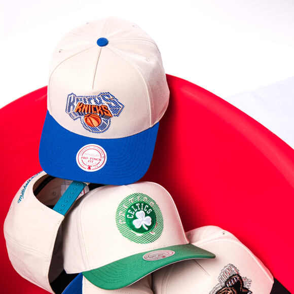 Kšiltovka Mitchell & Ness - Off Tilted - NBA - New York Knicks - Off White