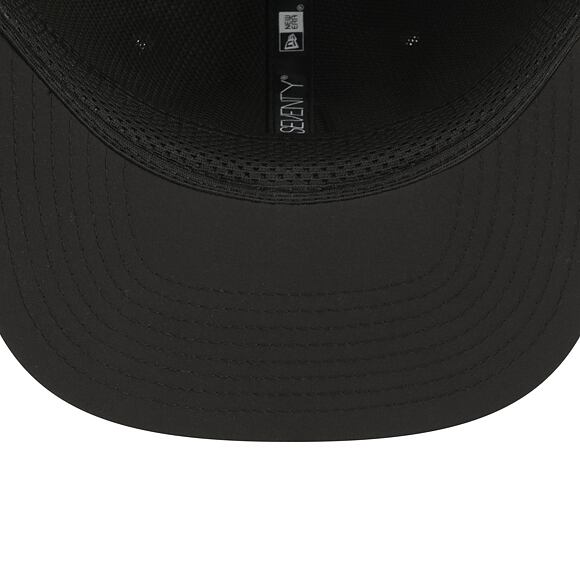 Kšiltovka New Era - NFL 2026 Sideline 9SEVENTY Stretch-Snap - Pittsburgh Steelers - Team Color