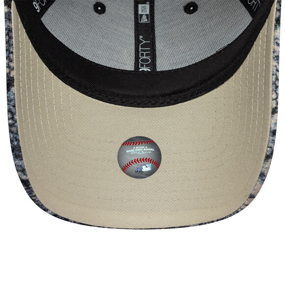 Dámská Kšiltovka New Era - MLB Snake Print 9FORTY - NY Yankees - Black / Blush Pink