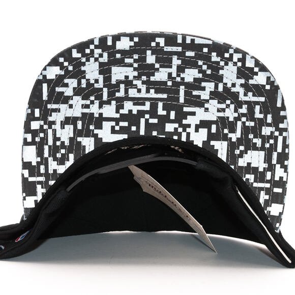 Kšiltovka Mitchell & Ness Digi Camo San Antonio Spurs Black Snapback