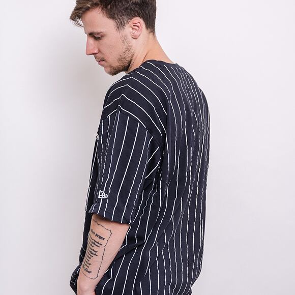 Triko New Era Pinstripe Oversized Tee