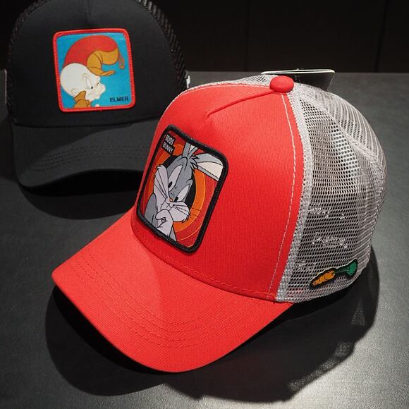 Kšiltovka Capslab - Trucker Looney Tunes - Bugs Bunny - Red / Grey
