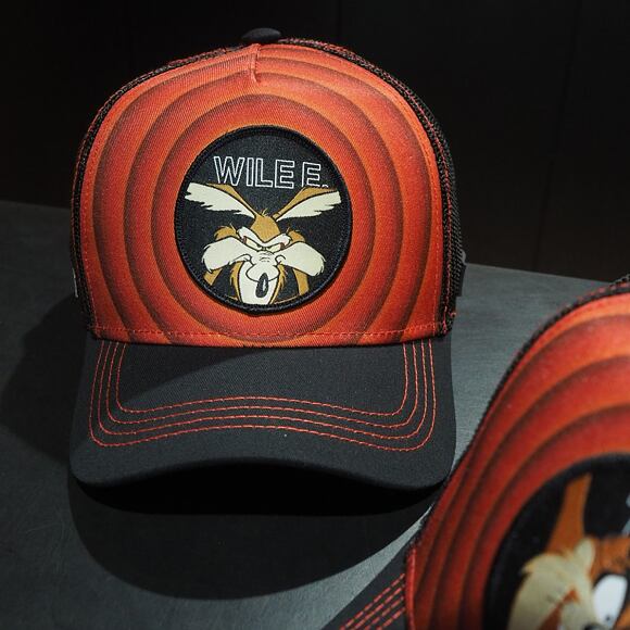 Kšiltovka Capslab Trucker (LOONEY TUNES) WIL1 WILE E.
