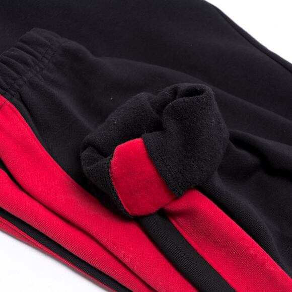 Tepláky New Era Logo Jogger Chicago Bulls Black