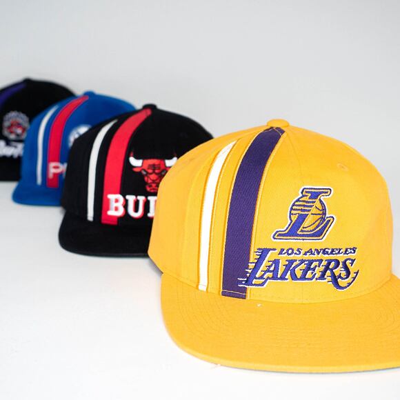 Kšiltovka Mitchell & Ness INTL847 Los Angeles Lakers Time Stripe Deadstock