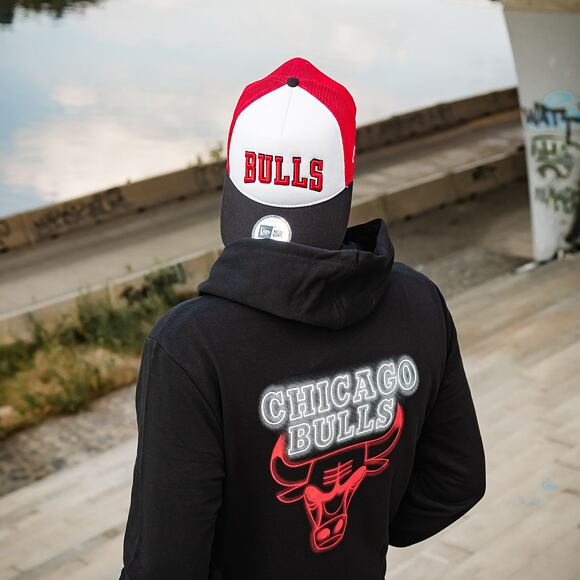 Mikina New Era NBA Neon Pull Over Hoody Chicago Bulls Black