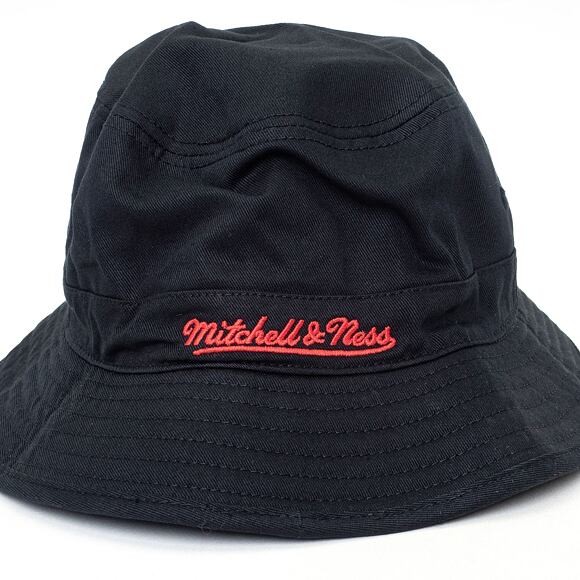 Klobouk Mitchell & Ness Philadelphia 76ers Team Logo Bucket Hat Black