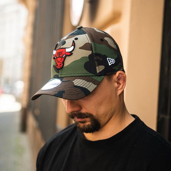 Kšiltovka New Era 9FORTY NBA Camo Chicago Bulls Strapback Woodland Camo