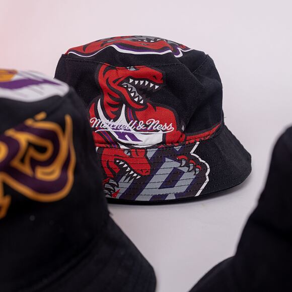 Klobouk Mitchell & Ness Toronto Raptors Cut Up Bucket HWC Black