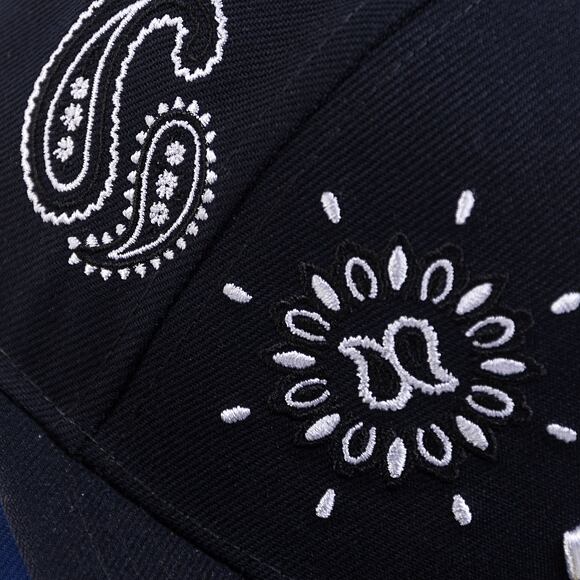 Kšiltovka New Era 59FIFTY MLB All-Over-Paisley New York Yankees Team Color / Optic White