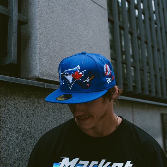 Kšiltovka Adam Wave New Era 59FIFTY MLB Authentic Performance Toronto Blue Jays Fitted Team Color