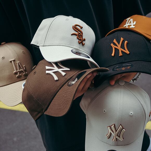 Kšiltovka New Era 9FORTY MLB Team Outline New York Yankees Stone / Toasted Peanut