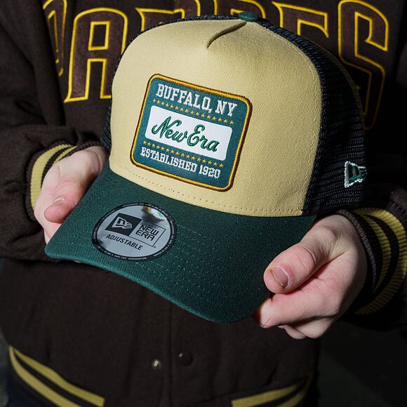 Kšiltovka New Era - Buffalo Patch Canvas 9FORTY Trucker - Vegas Gold / Dark Green