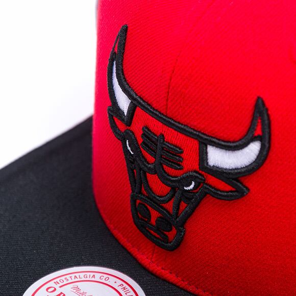 Kšiltovka Mitchell & Ness - Chicago Bulls - Pipe Snapback - Red