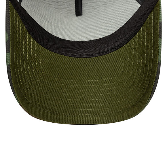 Kšiltovka New Era - Western Oval Patch Foam 9FORTY Trucker - Stone / Woodland Camo