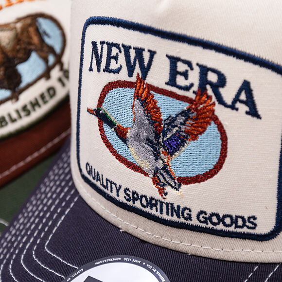 Kšiltovka New Era - Animal Oval Patch 9FORTY Trucker - Navy / Cream