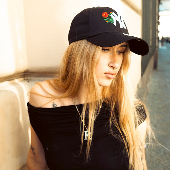 Dámská Kšiltovka New Era - MLB Roses 9FORTY - NY Yankees - Black