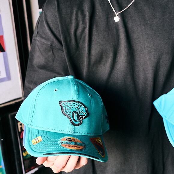 Kšiltovka New Era - NFL 2026 Sideline 9SEVENTY Stretch-Snap - Jacksonville Jaguars - Team Color