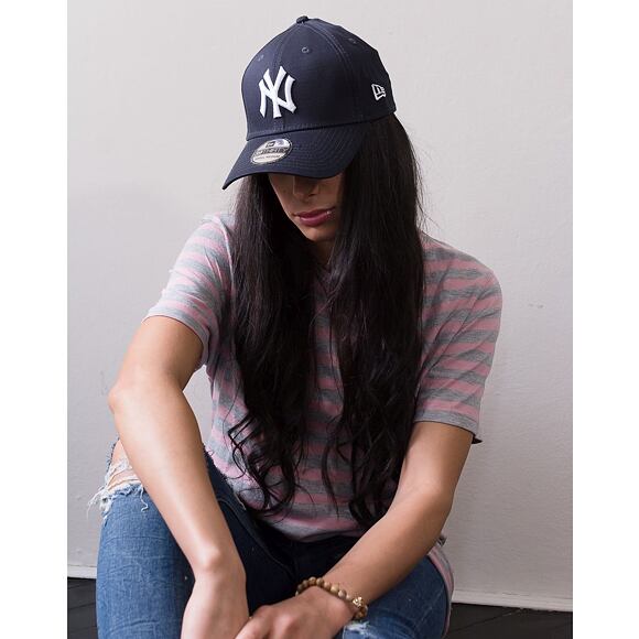 Kšiltovka New Era - MLB Essential 39THIRTY - NY Yankees - Navy / White