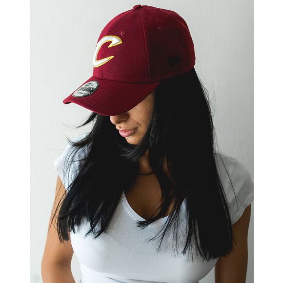 Kšiltovka New Era The League Cleveland Cavaliers White C Logo 9FORTY Official Team Colors Strapback