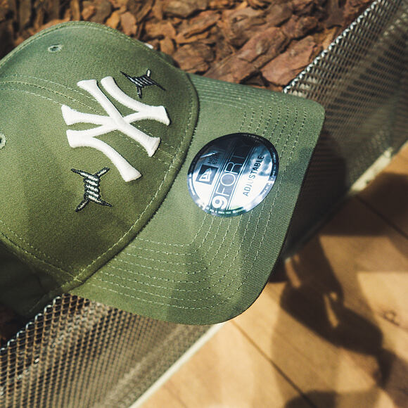 Kšiltovka New Era 9FORTY New York Yankees Twine New Olive